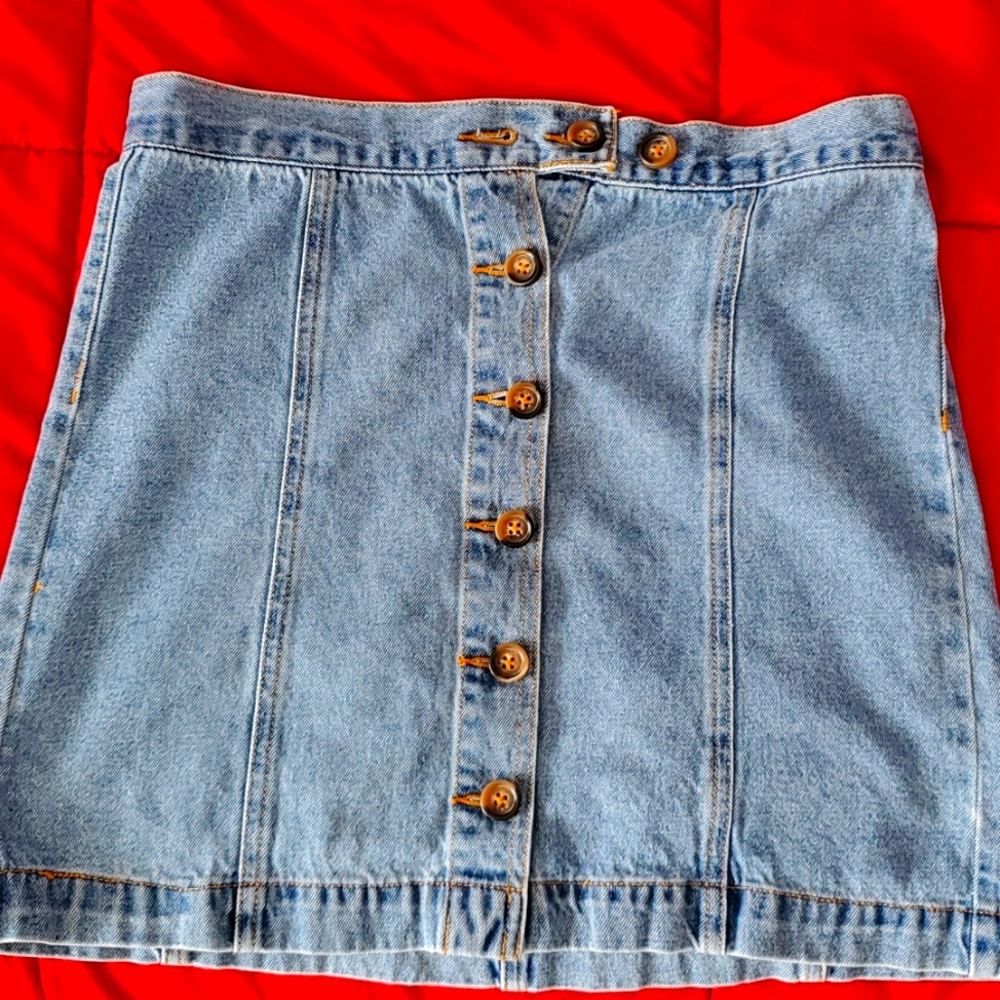 Denim skirt,size m,nwot